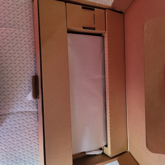 Samsung Galaxy Book - Picture 2 of 7